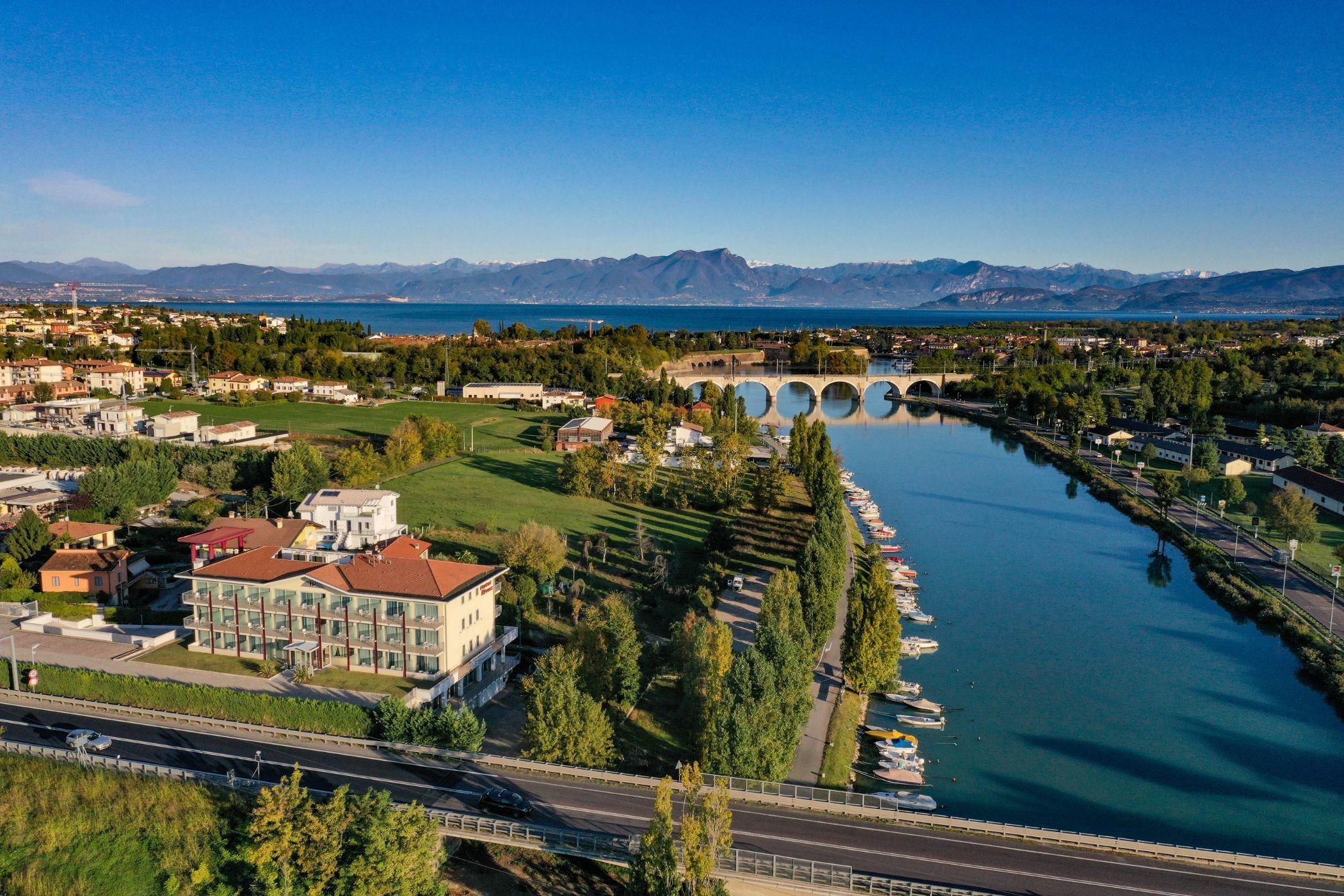Hotel Rivus Peschiera del Garda Eksteriør bilde